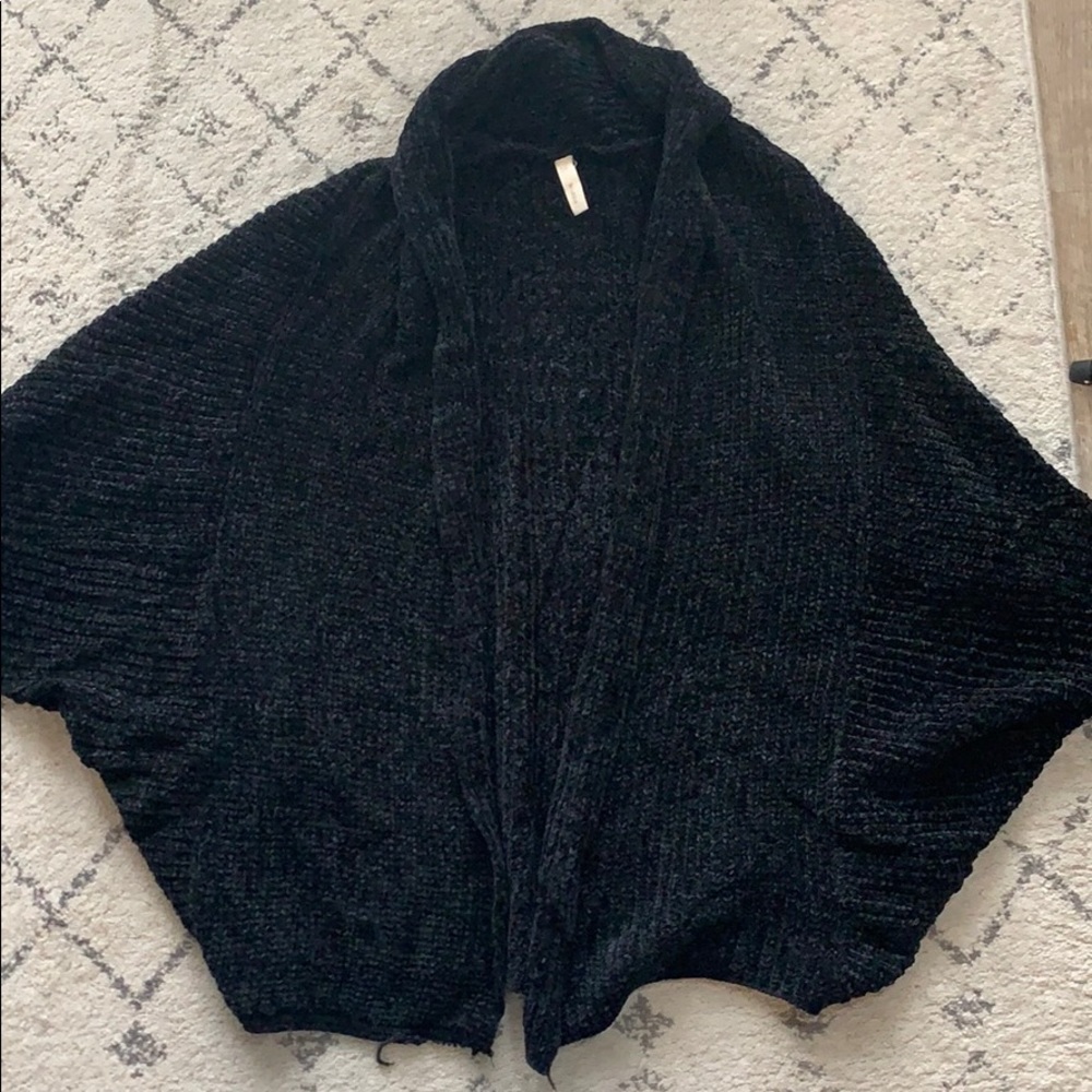 WISHLIST OVERSIZED CHENILLE BLACK CARDIGAN